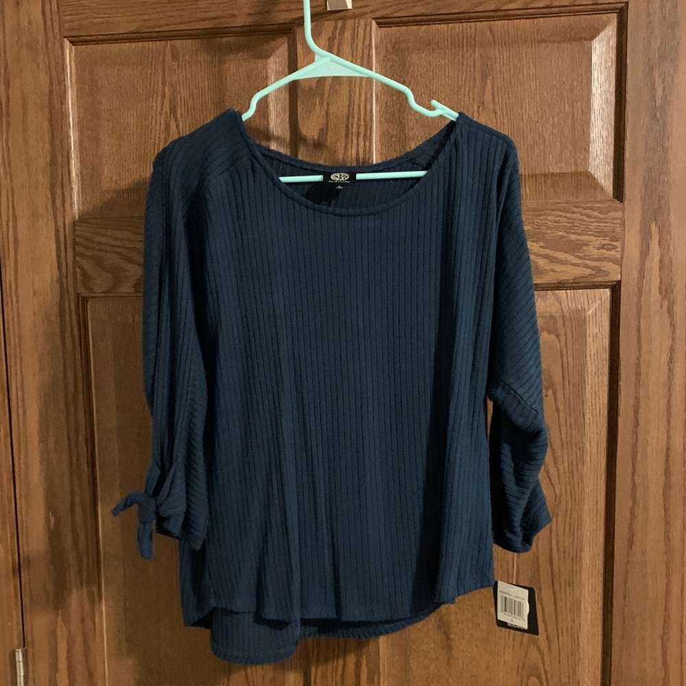 Women’s top, brand new